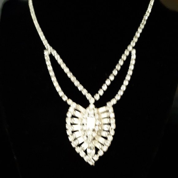 Vintage Rhinestone Necklace - Picture 5 of 5